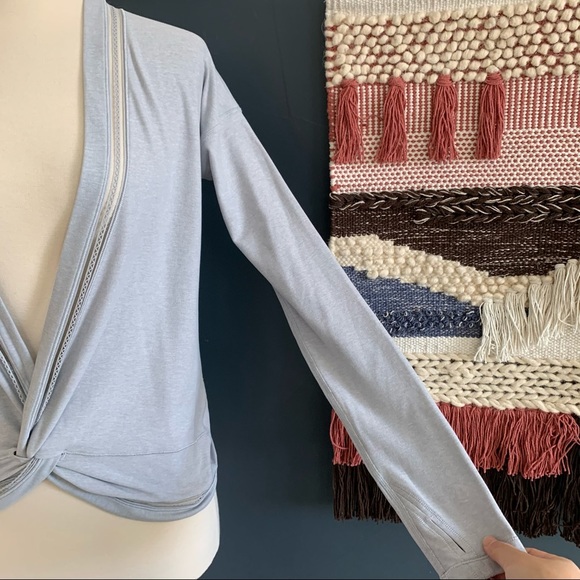 IVIVVA ▪️Own the move Twist Front Top. Sz 14 - Picture 4 of 6